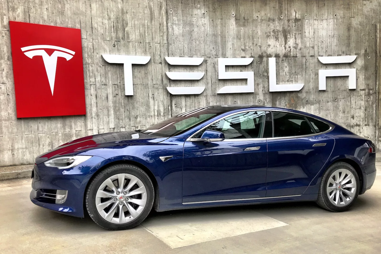 Voiture électrique Tesla